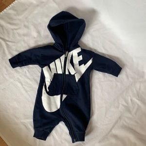 Nike hooded baby bodysuit 0-3 months